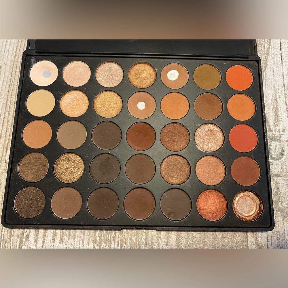 Morphe 35O eyeshadow palette - Picture 3 of 3